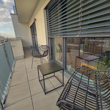 Apartmán Modern Flat With Large Terrace Hradec Králové Exteriér fotografie