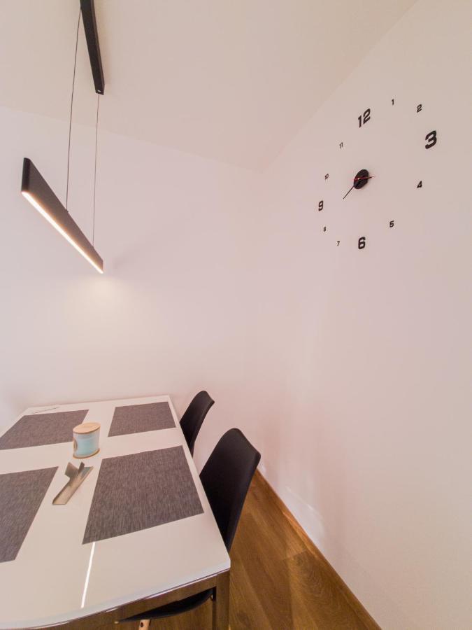 Apartmán Modern Flat With Large Terrace Hradec Králové Exteriér fotografie