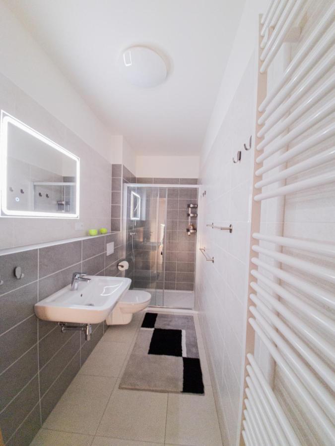 Apartmán Modern Flat With Large Terrace Hradec Králové Exteriér fotografie