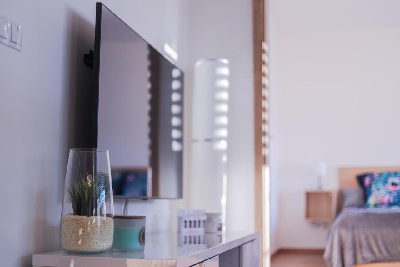 Apartmán Modern Flat With Large Terrace Hradec Králové Exteriér fotografie