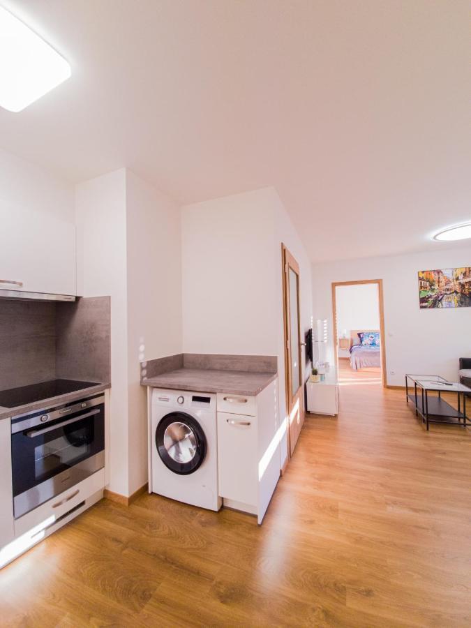 Apartmán Modern Flat With Large Terrace Hradec Králové Exteriér fotografie